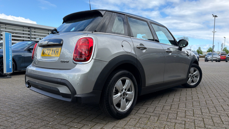 MINI Hatchback 1.5 Cooper Classic 5dr Auto Petrol Hatchback